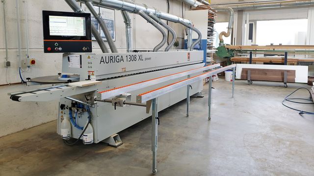 Referenzkunde Schreinerei Schneider mit der Kantenanleimmaschine Auriga 1308 XL power Schreinerei Schneider aus Saarbrücken mit der Kantenanleimmaschine Auriga 1808XL power