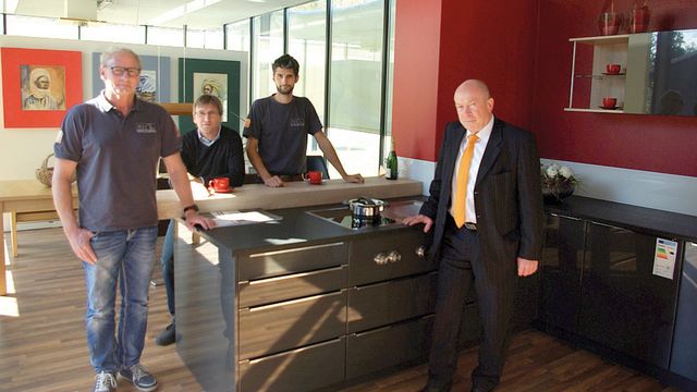 Beste Erfahrungen der Firma Max's Möbelwerkstatt mit der CNC Maschine von Holzher Referenz 5-Achs CNC Pro-Master 7125 von HOLZ-HER