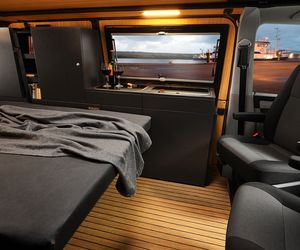Luxus im VW-Bus gefertigt von Custom-Bus mit Nestingtechnologie von HOLZ-HER