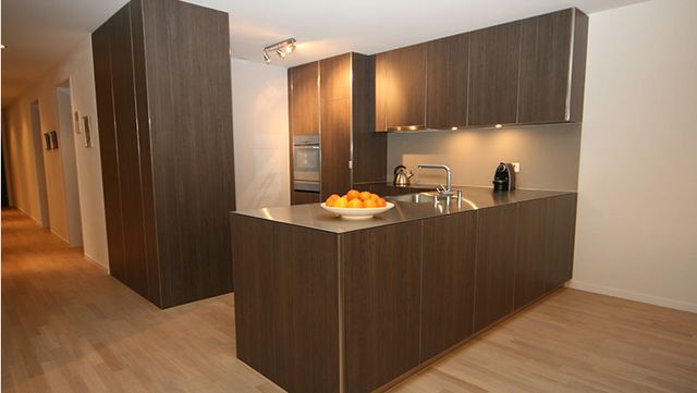 Holzher Referenz Schweiz CNC - hochwertige Küchen, Oberflächenbearbeitung, CNC Bearbeitung